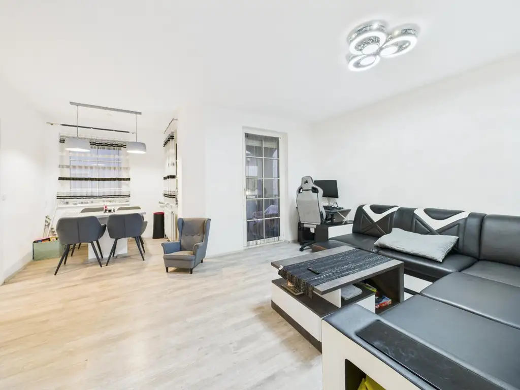 Großzügige 3-Zimmer-Wohnung mit Loggia in begehrter Welser Wohnlage – neuwertig, hell & sofort beziehbar