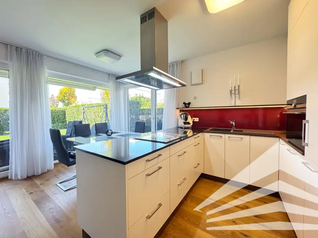 Exklusive 3 Zimmerwohnung mit traumhaftem Privatgarten im Zentrum von Pasching