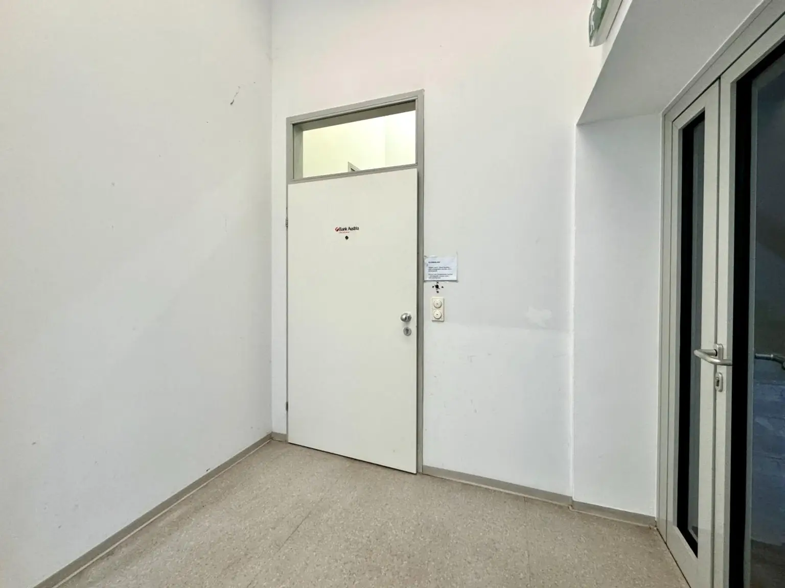 Eingangstüre zum Büro