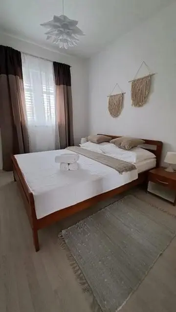 4A811C17-A2ED-4113-9B45-C0C0B3FB25EC_4_5005_c