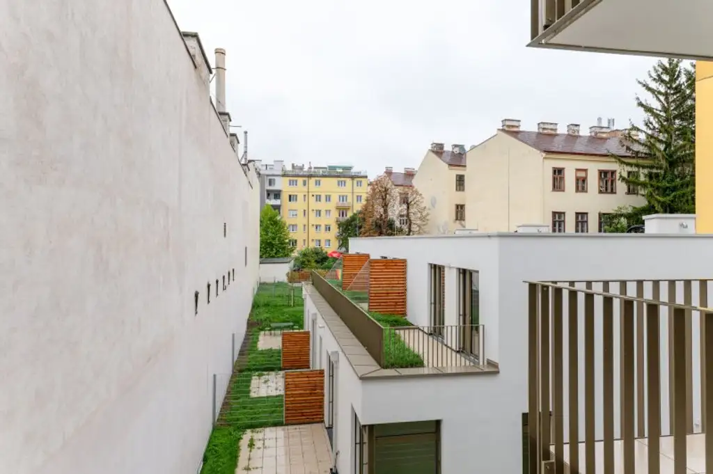 Erstbezug ab Dezember! 2-Zimmer-Loggiawohnung inkl. Stellplatz und Garten zu vermieten!