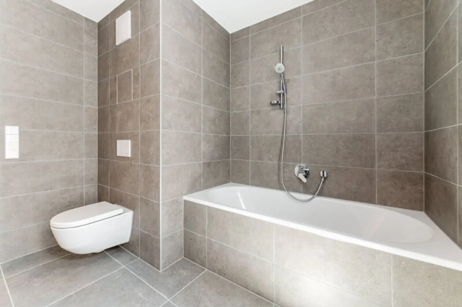 Erstbezug! Großzügige 3-Zimmer-Wohnung mit 2 Terrassen inkl. Stellplatz zu vermieten!