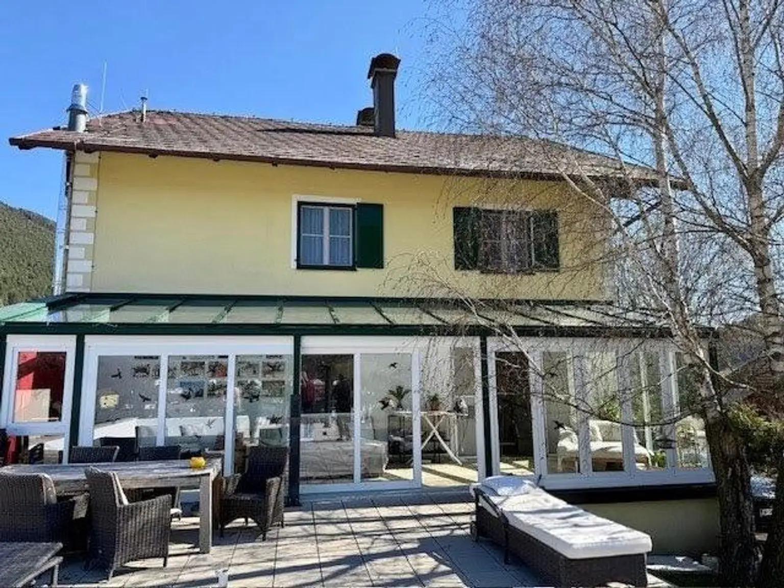 Einfamilienhaus und Gästehaus auf großem Grundstück, Pool und Schneebergblick!
