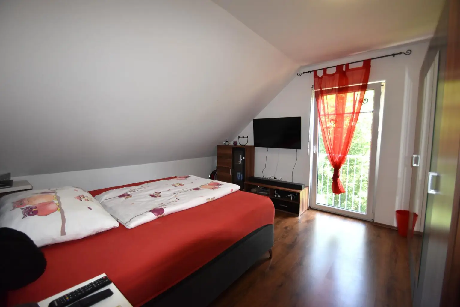 Schönes Wohnhaus (Baurechtsgrund) mit vielseitigem Garten!