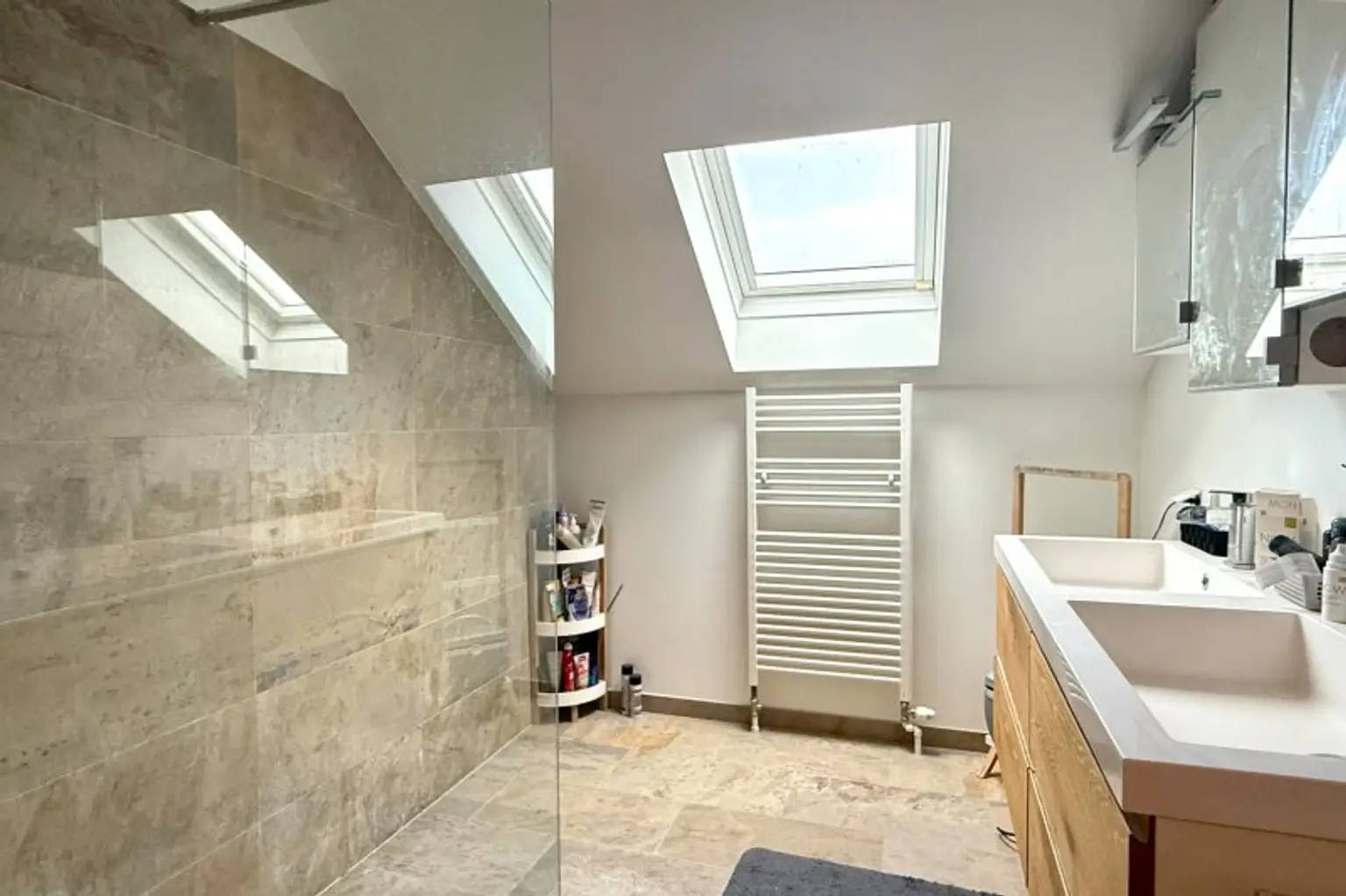 Viel Platz für Ihre Familie: 195 m² Wohnfläche und noch vieles mehr!