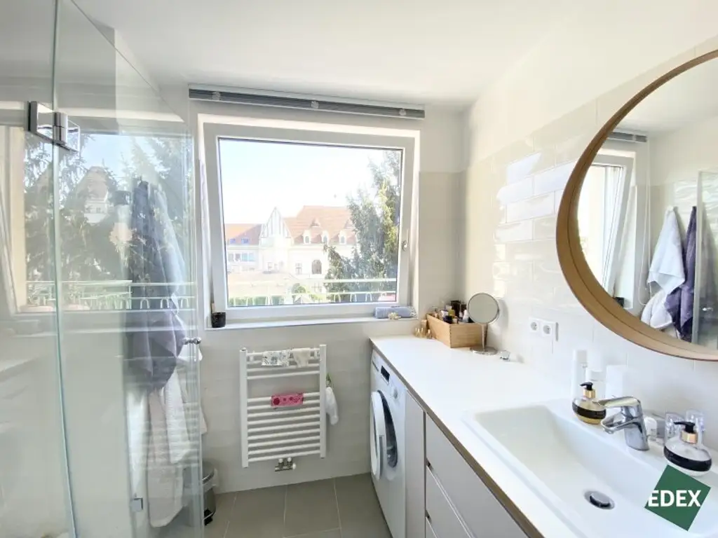 2-Zimmer-Wohnung mit zwei Balkonen in zentraler Ruhelage von Hietzing