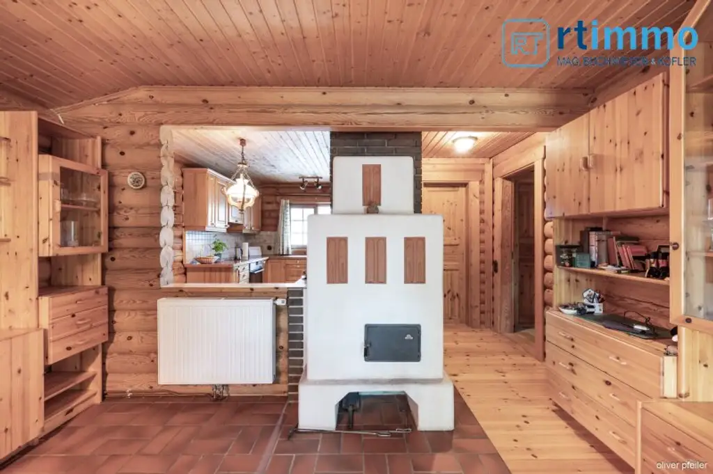 LIEBEVOLL GEPFLEGTES TRAUMHAUS AM SEE MIT KAMIN; SEETERRASSE, SOMMERHÄUSCHEN AM WASSERUND GARAGE