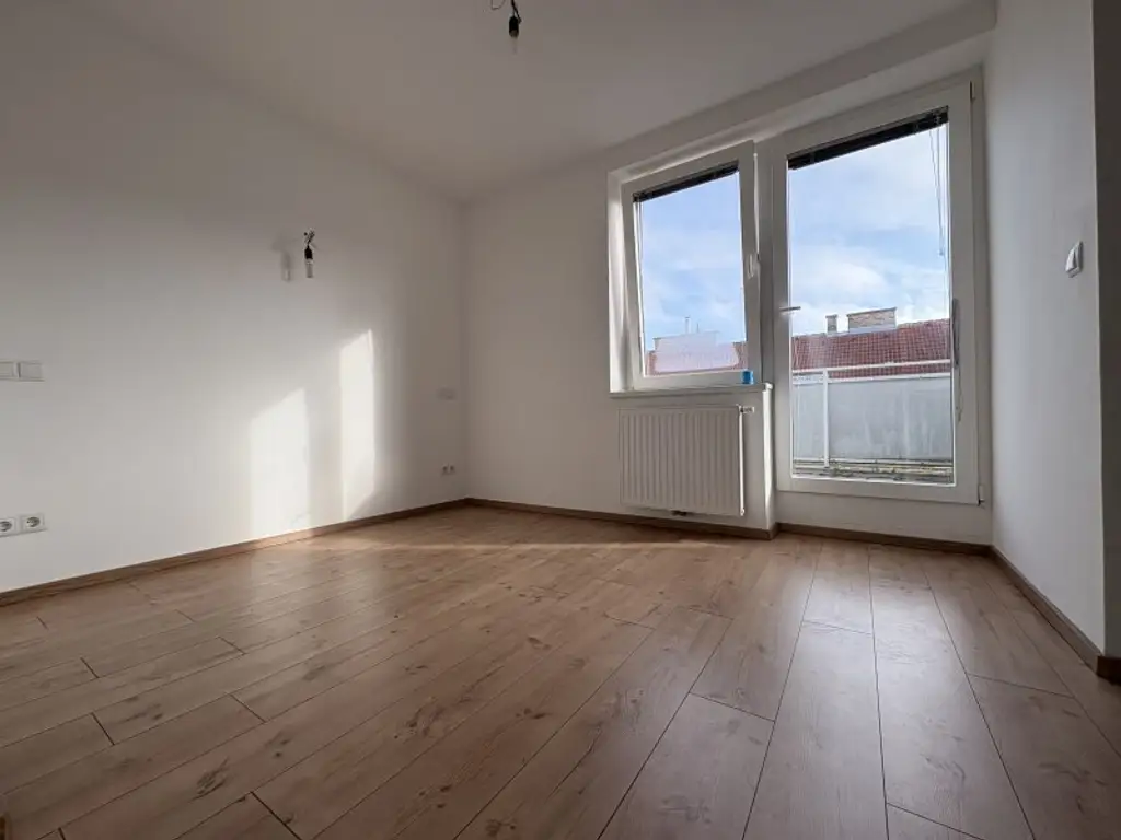 Sonnige 2-Zimmer Wohnung mit zwei Terrassen (Parkplatz inkl.)