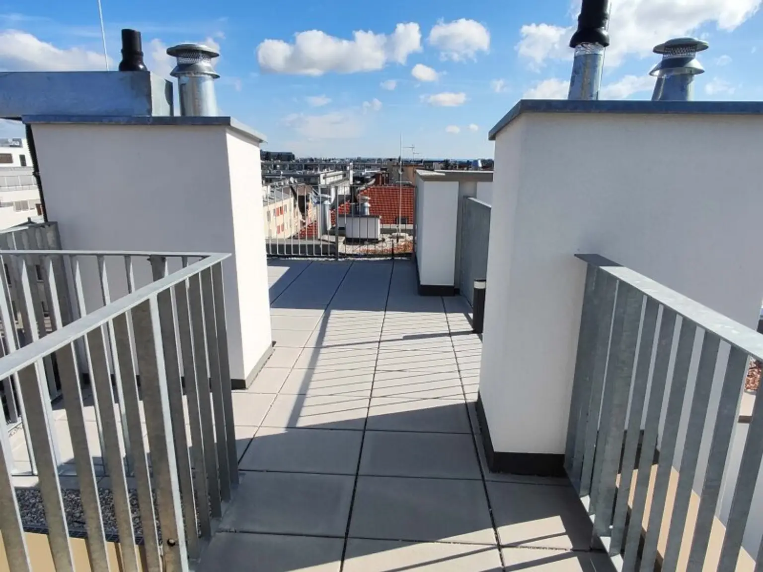 DACHGESCHOß-4-Zimmer-ERSTBEZUG mit Terrasse und privatem Liftzugang! Top 1/40