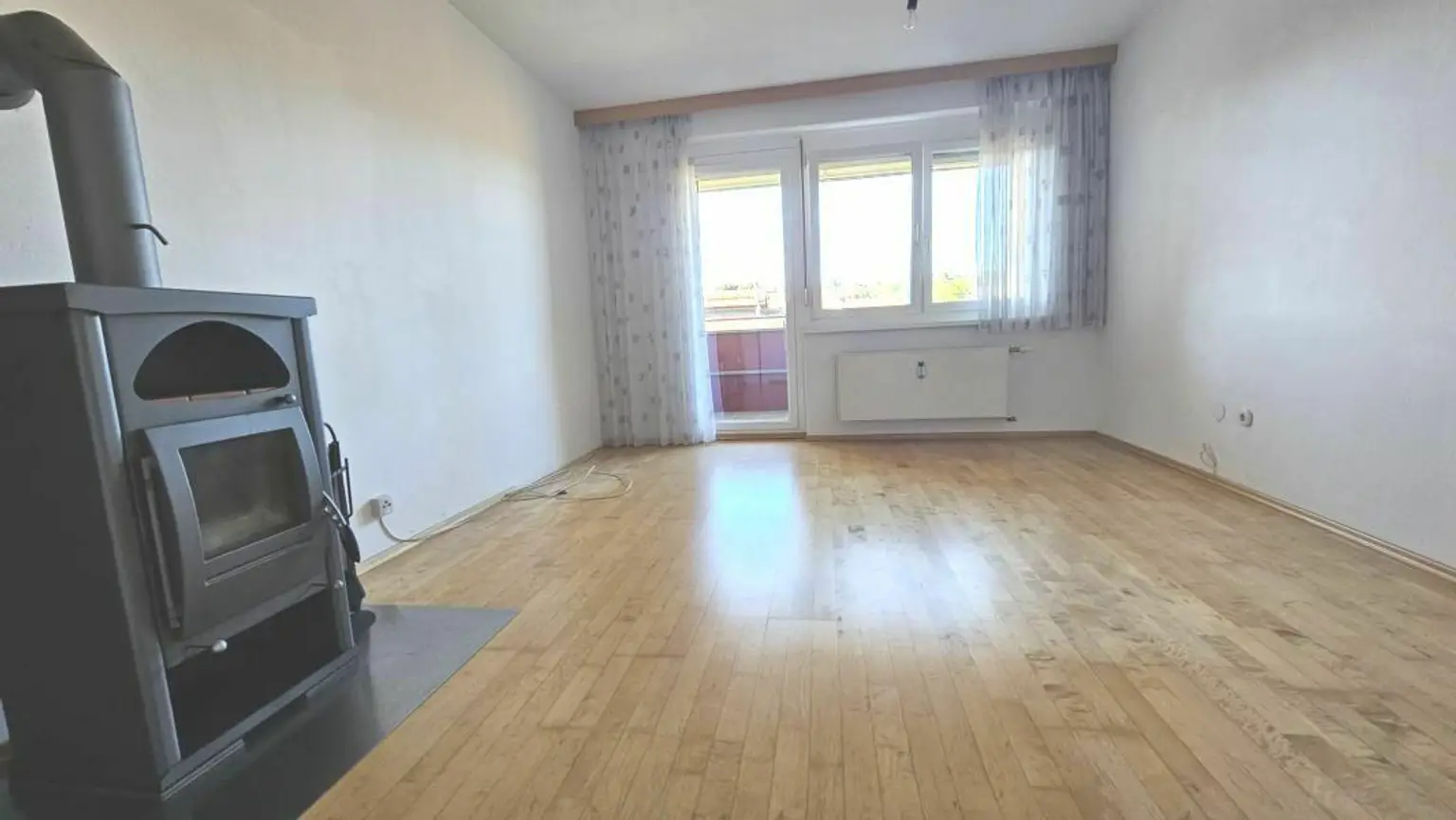 ***Elegante & sonnige Wohnung***Süd-Loggia***Garage***Tischlerküche***Ruhelage***