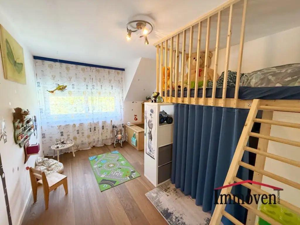 RUHELAGE und STADTRAND - großes Familienhaus mit schönem, sonnigen Garten!