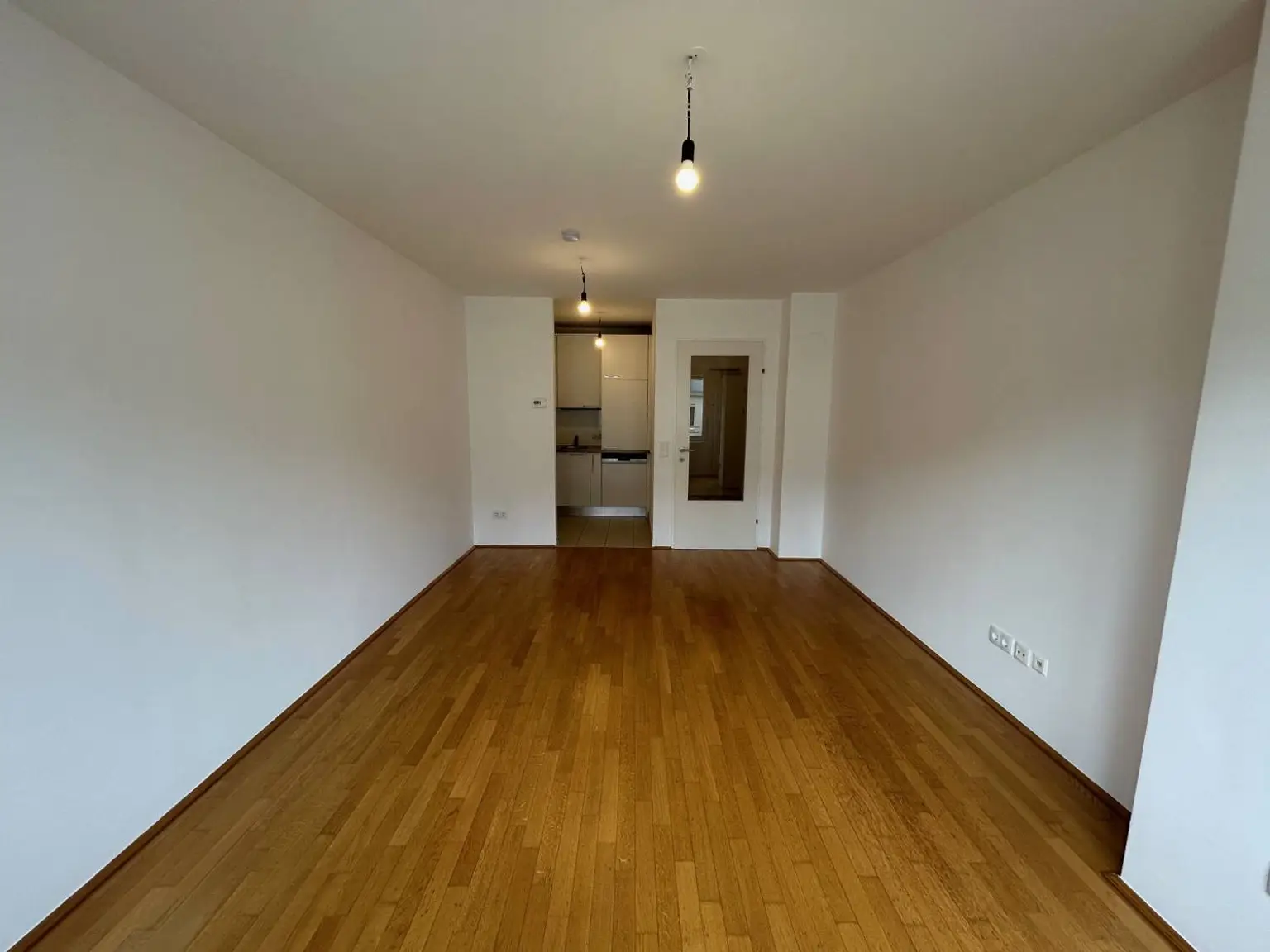 Moderne 2-Zimmer-Wohnung mit Balkon im 15. Bezirk!