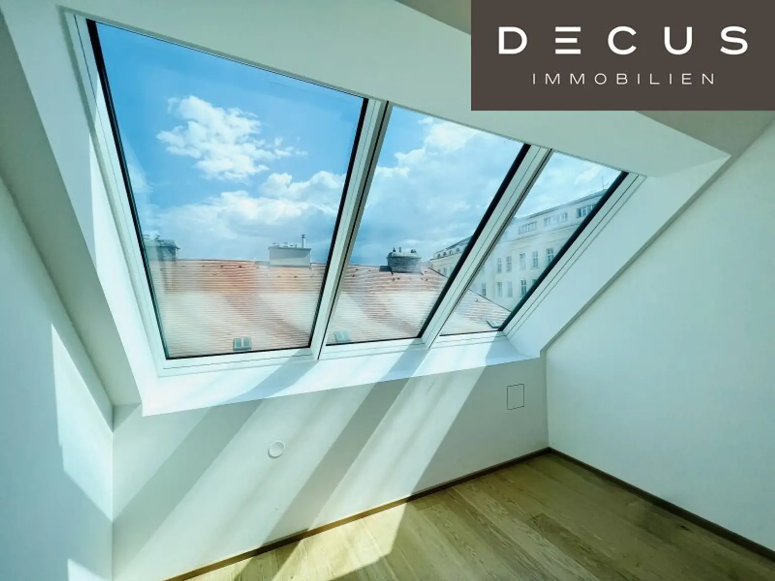 RESIDIEREN AM STADTPARK | ELEGANTE DACHGESCHOSSWOHNUNG | RUHIGE HOFSEITIGE 12 m2 TERRASSE | 4 ZIMMER | 2 BÄDER