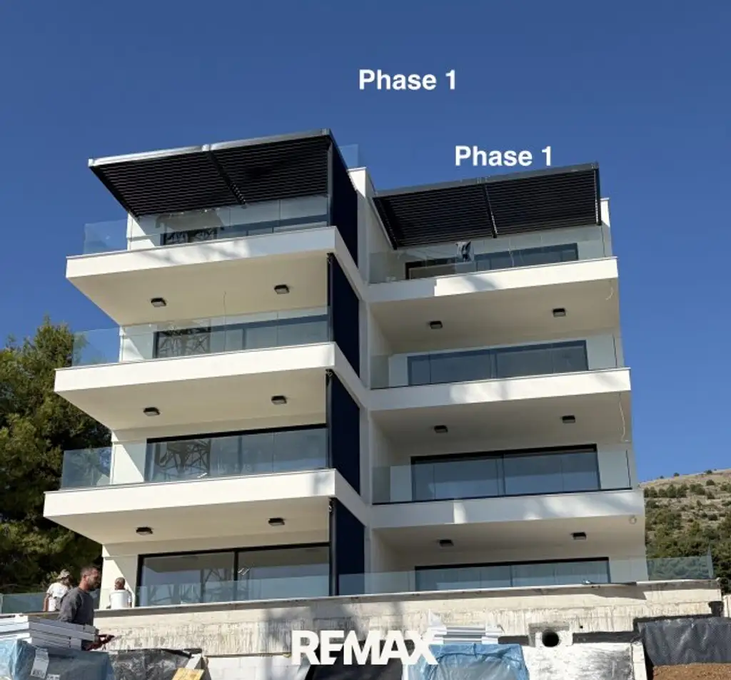 Traumhafte Ferienwohnung direkt am Meer bei Trogir / Kroatien: Erstbezug mit Pool und 75 m² Terrasse!