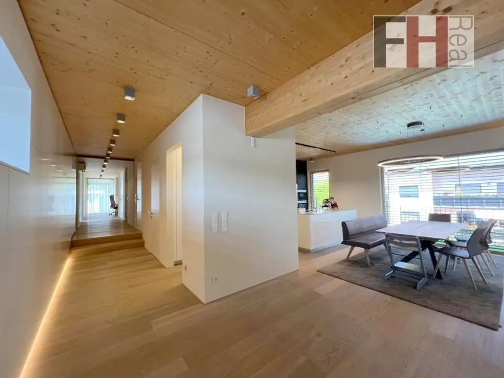 Moderne Gewerbeliegenschaft mit stylischer Wohneinheit inkl. Pool on Top! Bauland Kerngebiet! Vielfältige Nutzungsmöglichkeiten > Geschäftslokal, Büro, Praxis, Mobilitätscenter, KFZ!