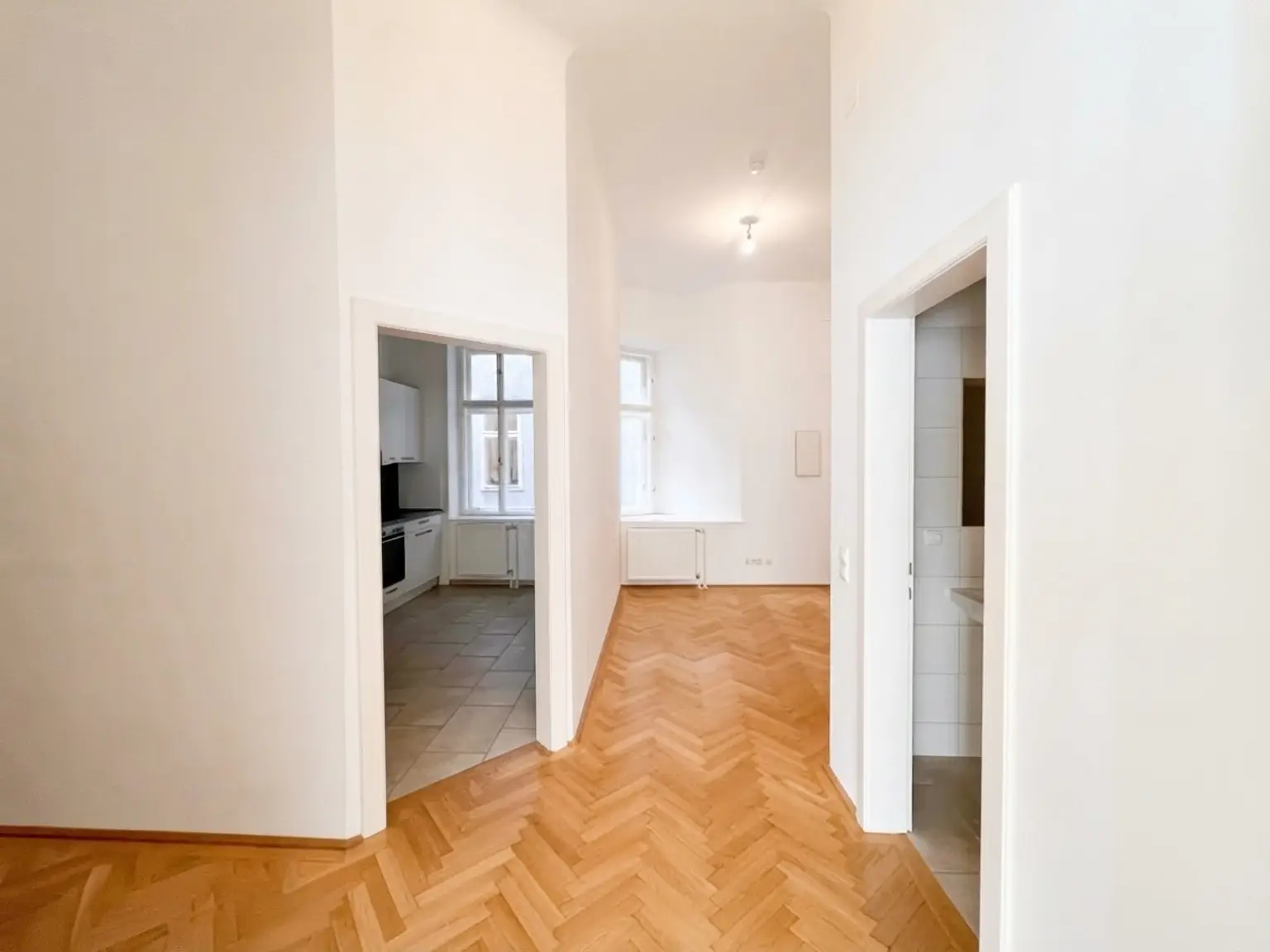 UNBEFRISTET: Wohnen in Bestlage in einer ansprechenden 2-Zimmer Altbauwohnung