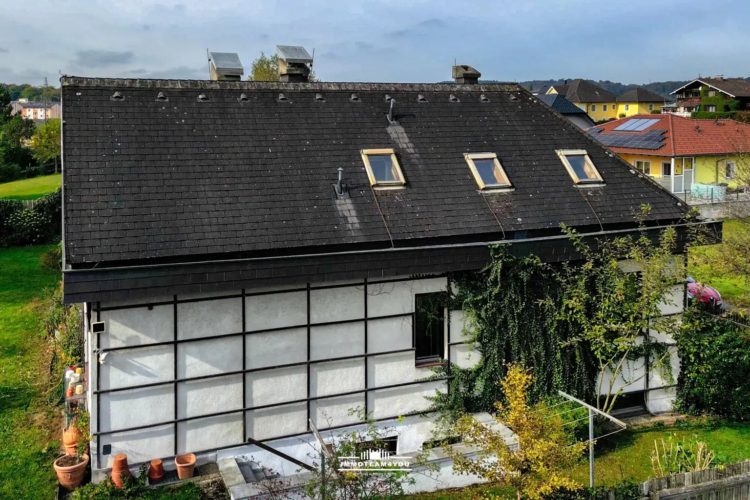 Sie brauchen viel Platz? Wir haben die Lösung. Sanierungsbedürftiges Architektenhaus in bester Lage.