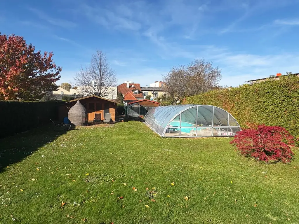 "BUNGALOW mit Pool - WohnGENUSS auf einer Ebene!"