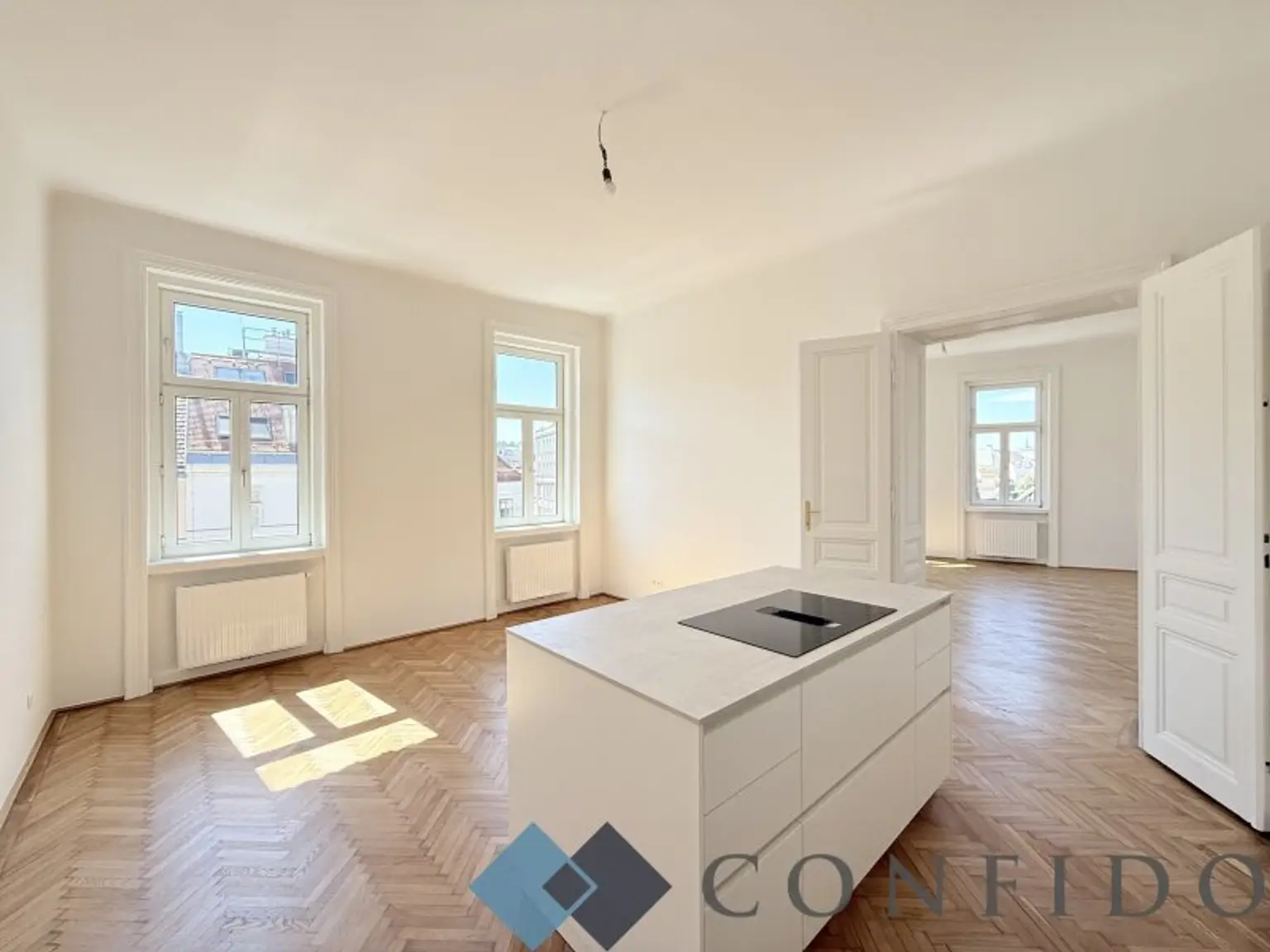 Erstbezug beim Rochusmarkt - Neu sanierte 5 Zimmer Altbauwohnung in begehrter Lage!