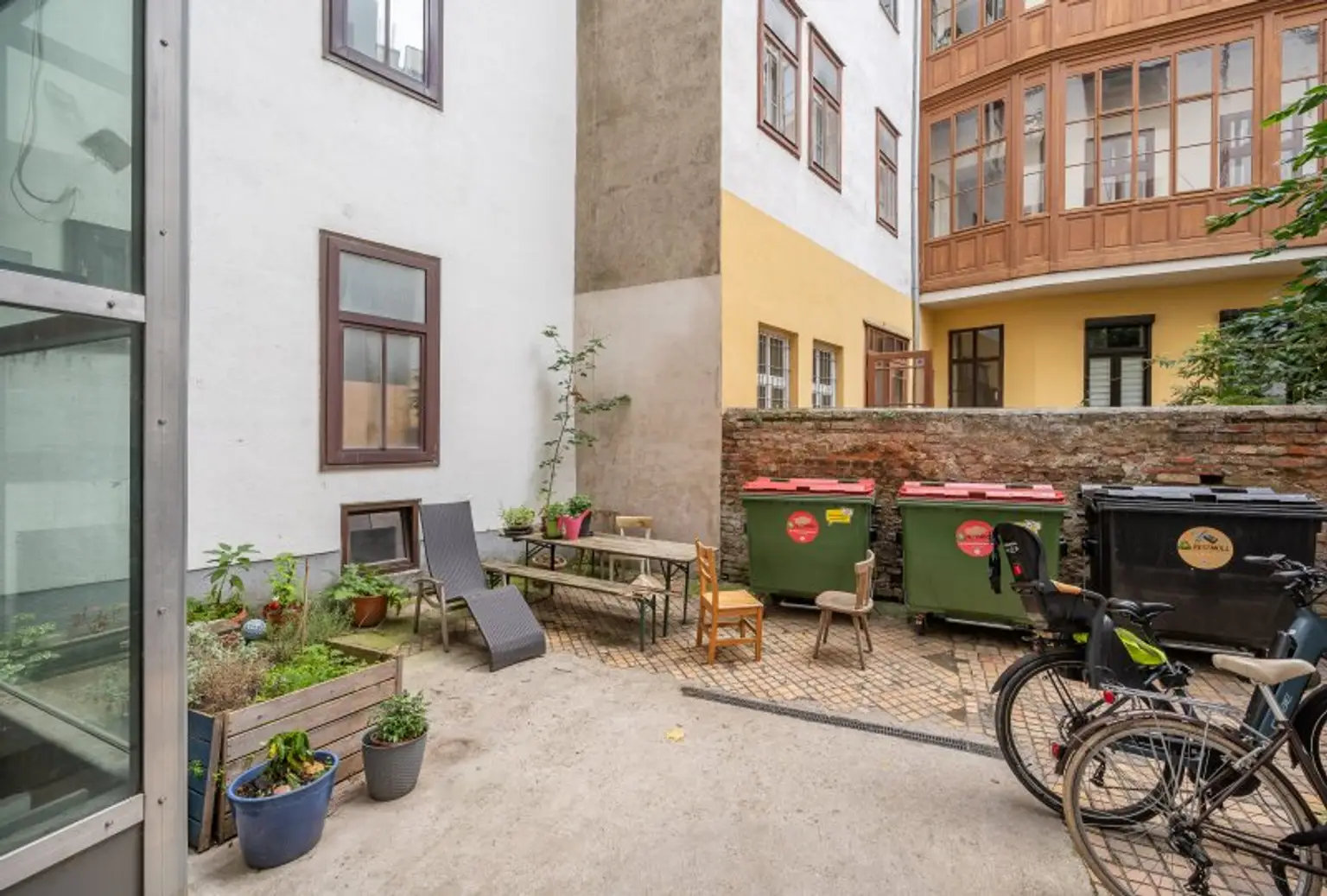 ++NEU++ sanierungsbedürftige 2-Zimmer-Wohnung in sehr guter Lage direkt am Augarten