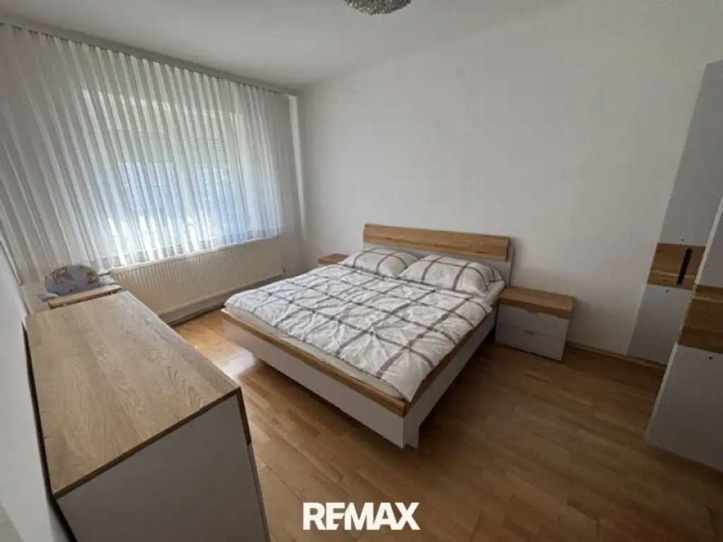 Top sanierter Langstreckhof mit großzügigen Nebengebäuden!