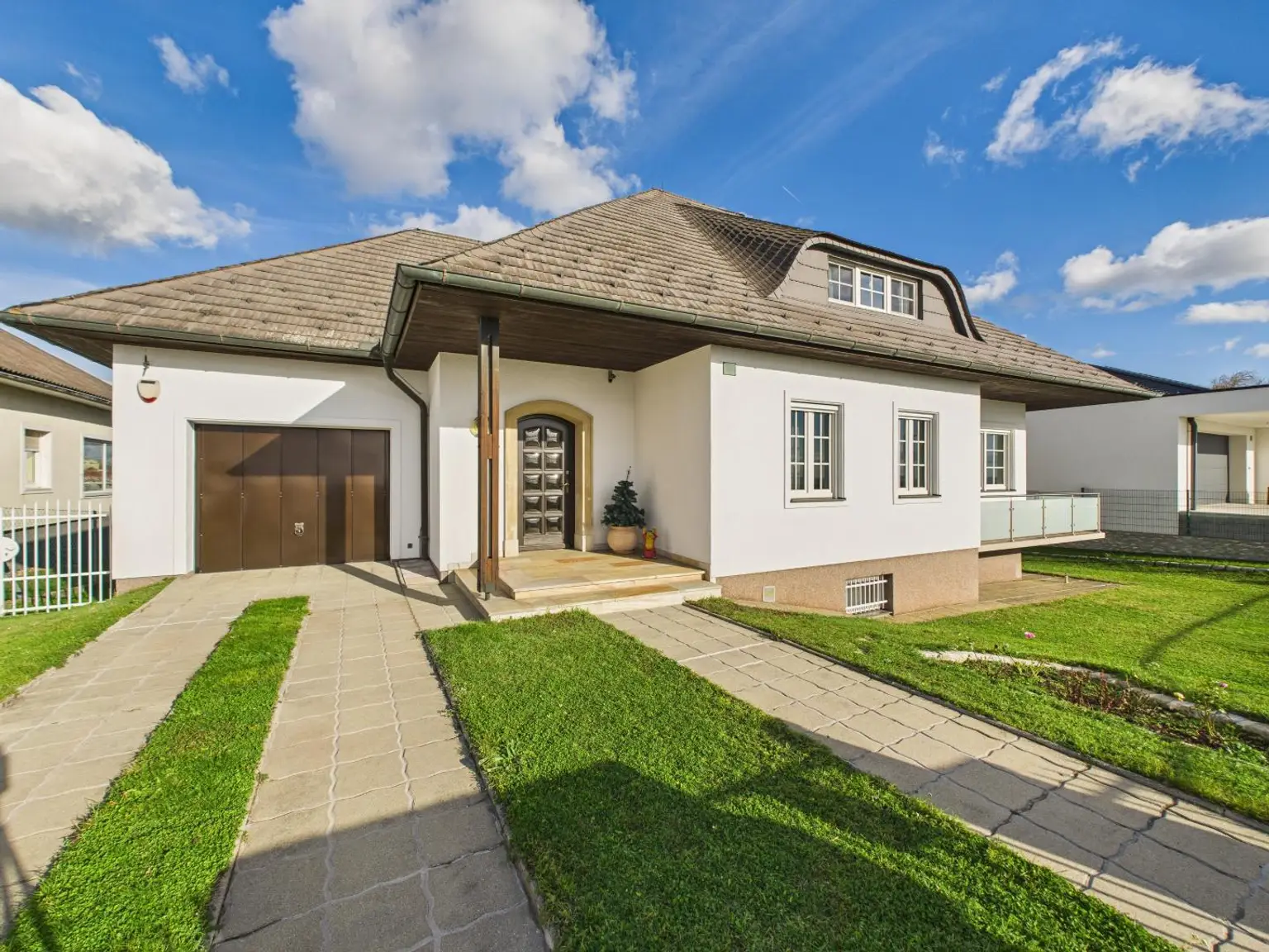 Bungalow Neusiedl/See, Straßenansicht