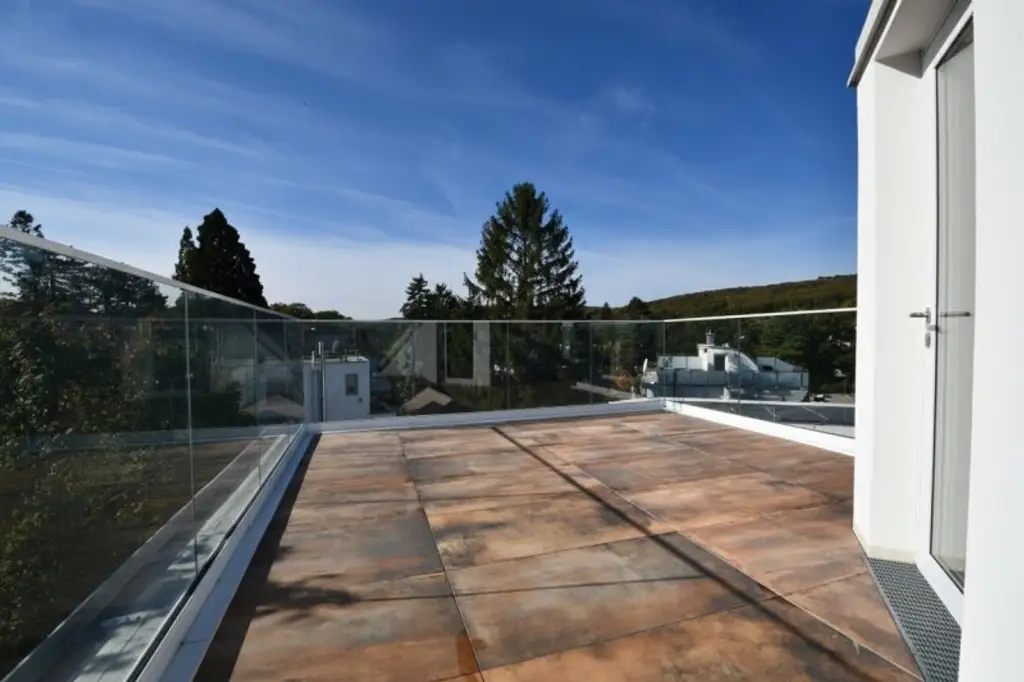 THE UNIQUE HILL SIDE RESIDENCES