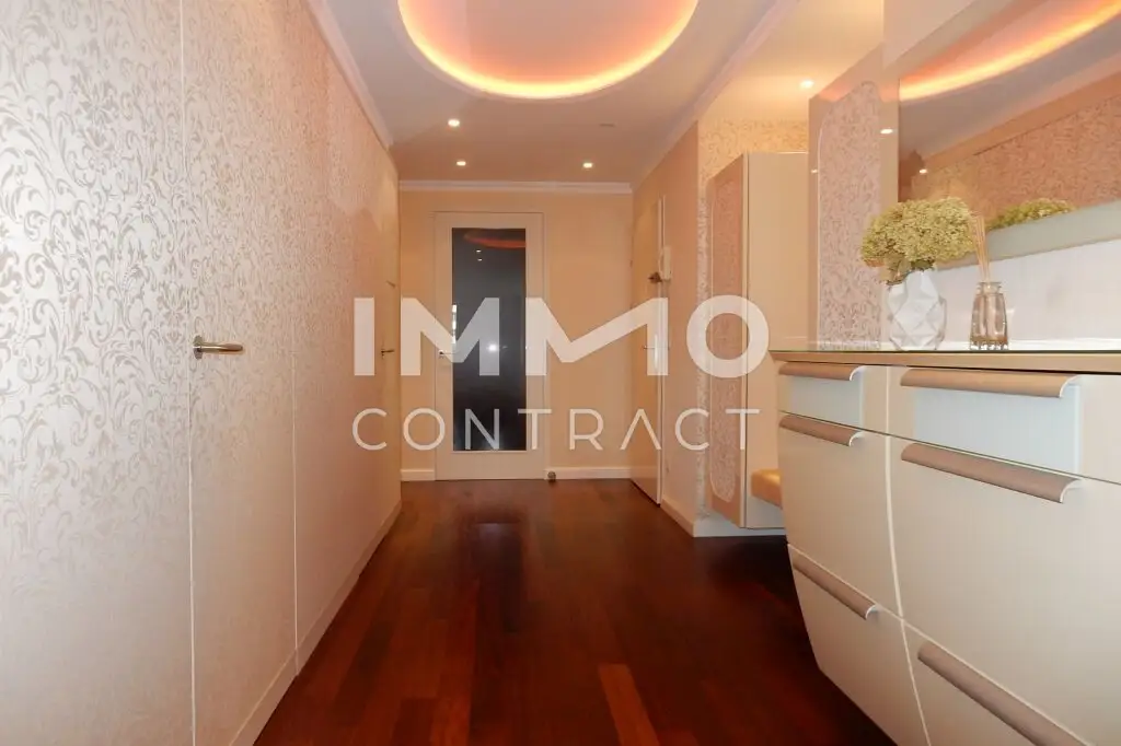 Voll möblierte 3 Zimmer Wohnung mit
Loggia, Pool, Sauna, Terrasse und
Fitnessstudio am Wienerberg!