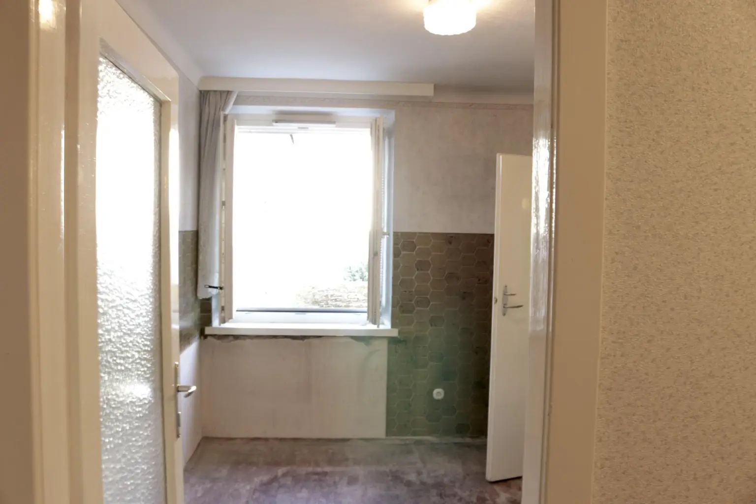 "2 Zimmer Renovierungsjuwel!"