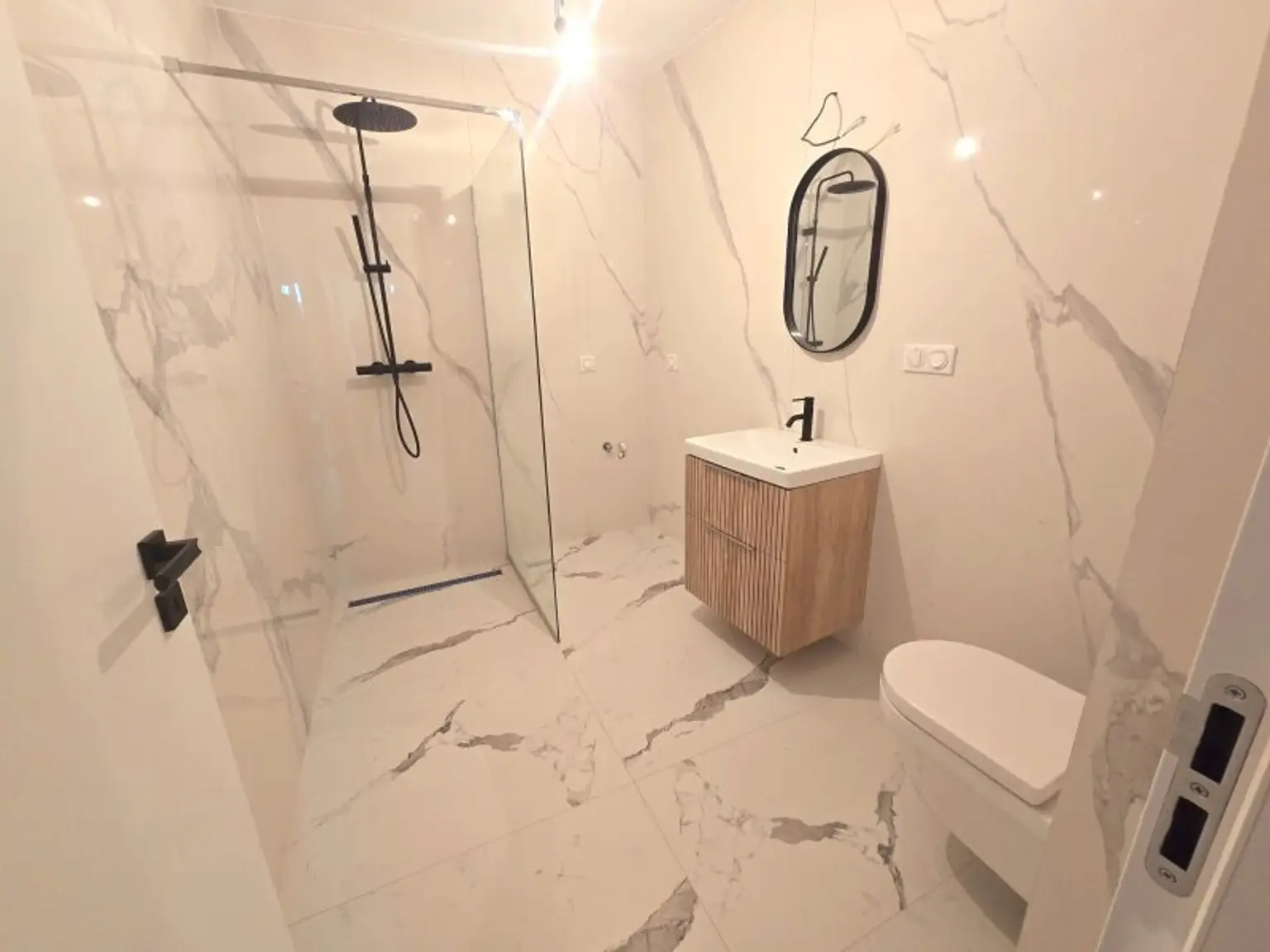 + ERSTBEZUG + Weinviertel + Moderne 2-Zimmer-Wohnung mit Loggia in Münichsthal –  20 Minuten von Wien entfernt +