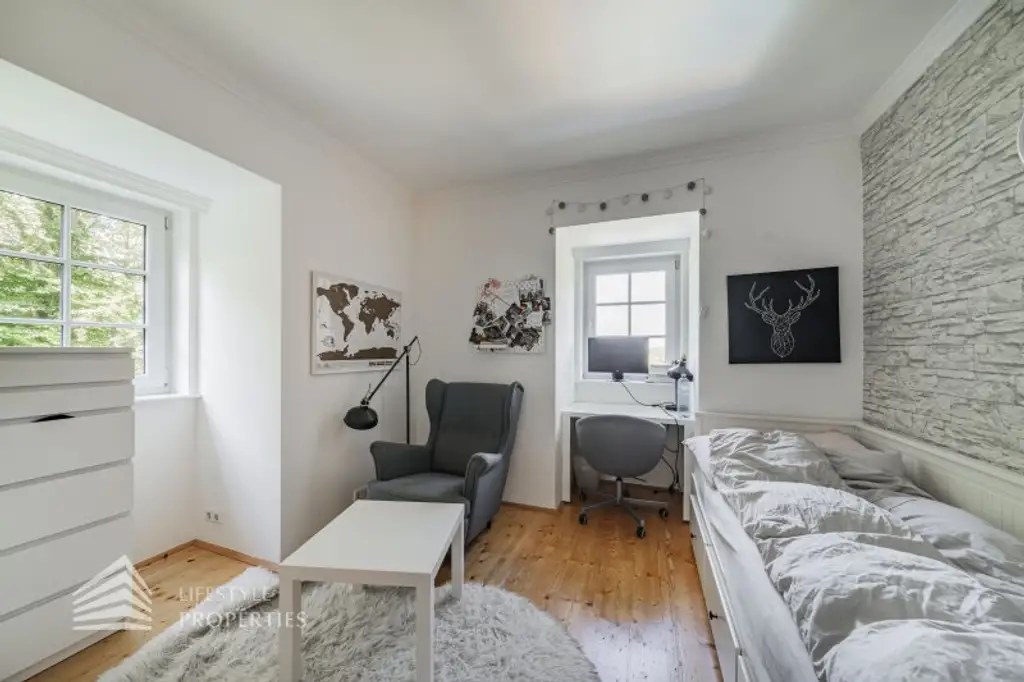 Wunderschöne Villa mit Pool und weitläufigem Grundstück, Nähe Pressbaum