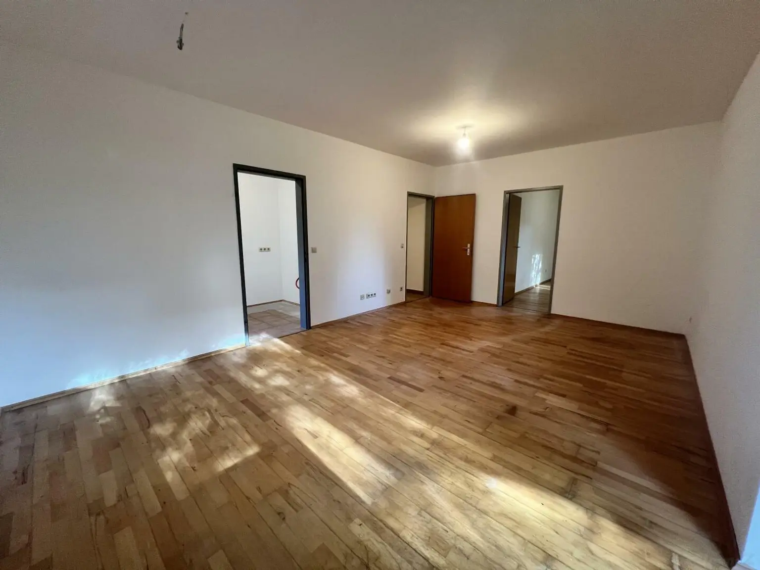 Gartenwohnung - Charmante 2 Zimmer, extra Küche, inkl. Stellplatz  ++Videorundgang++