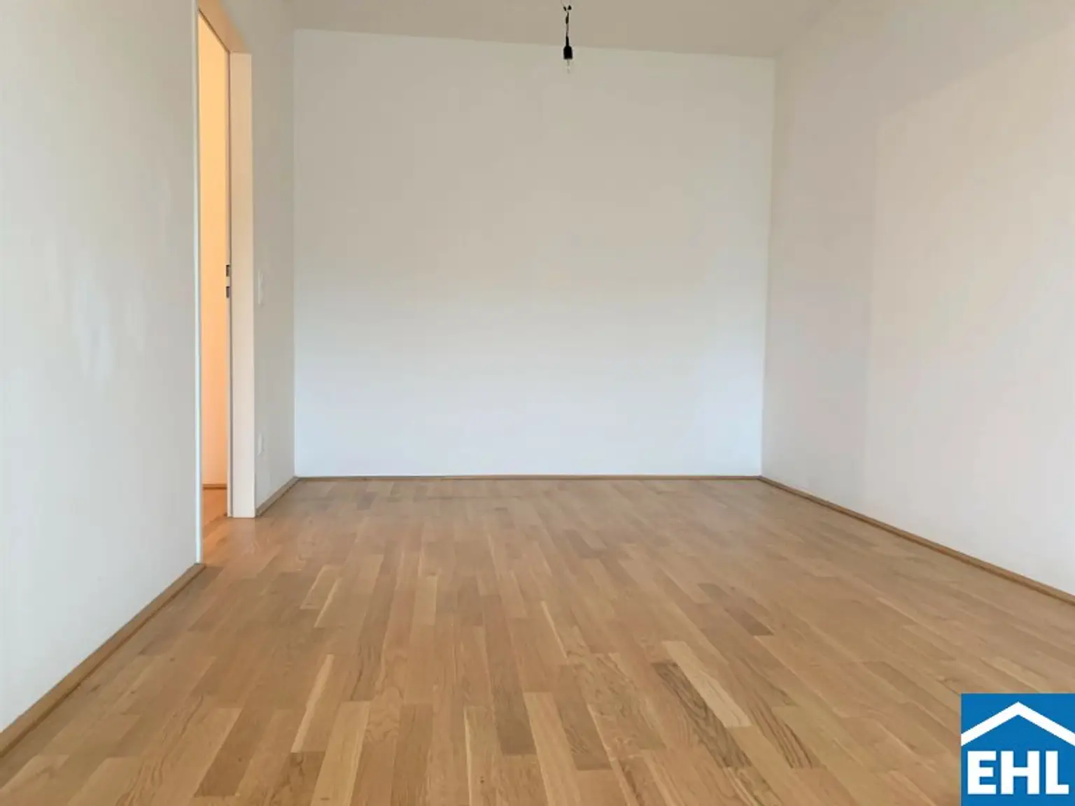 Freundliche 2 Zimmerwohnung an der U3!