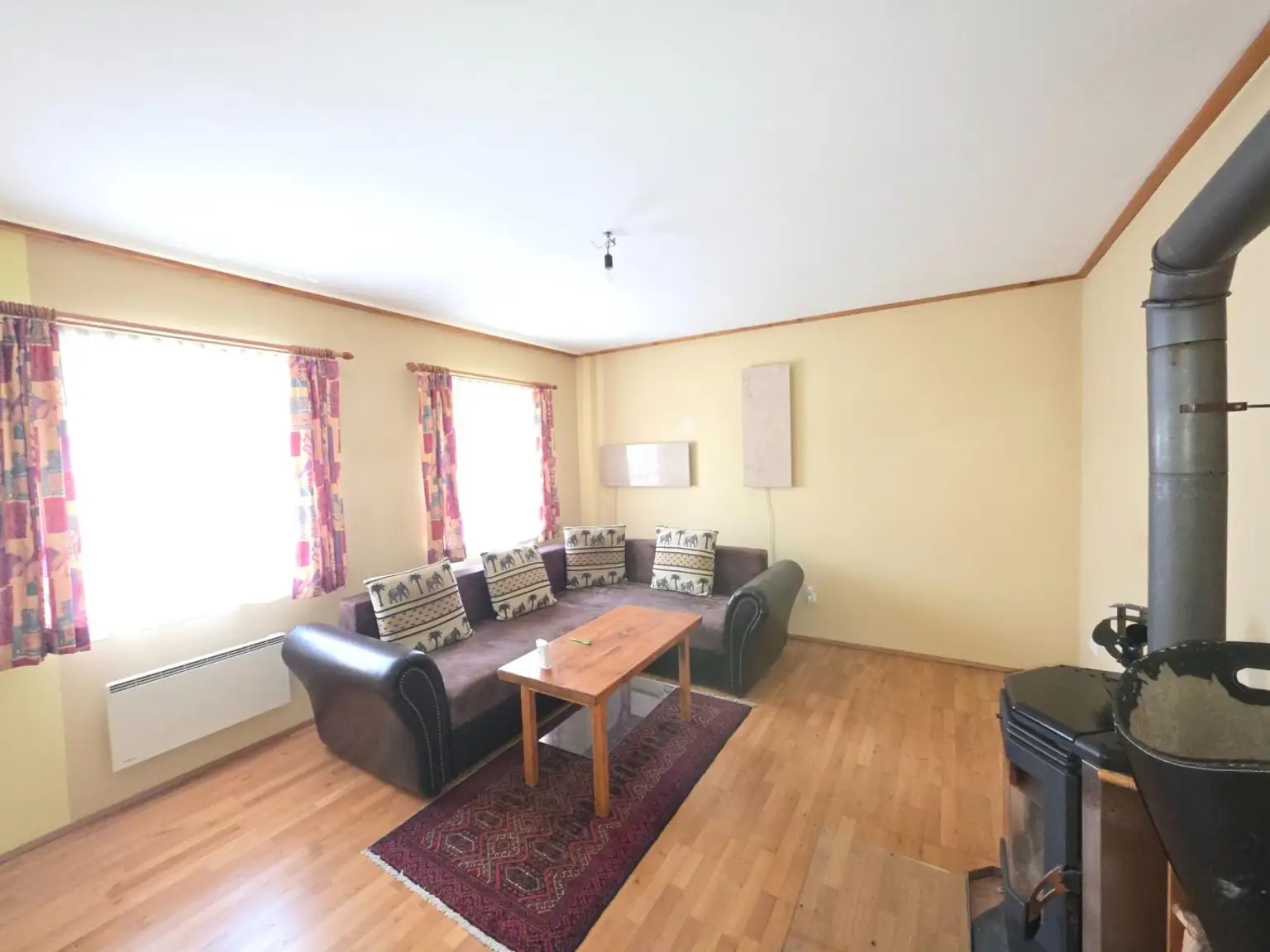 Wohnzimmer mit Schwedenofen