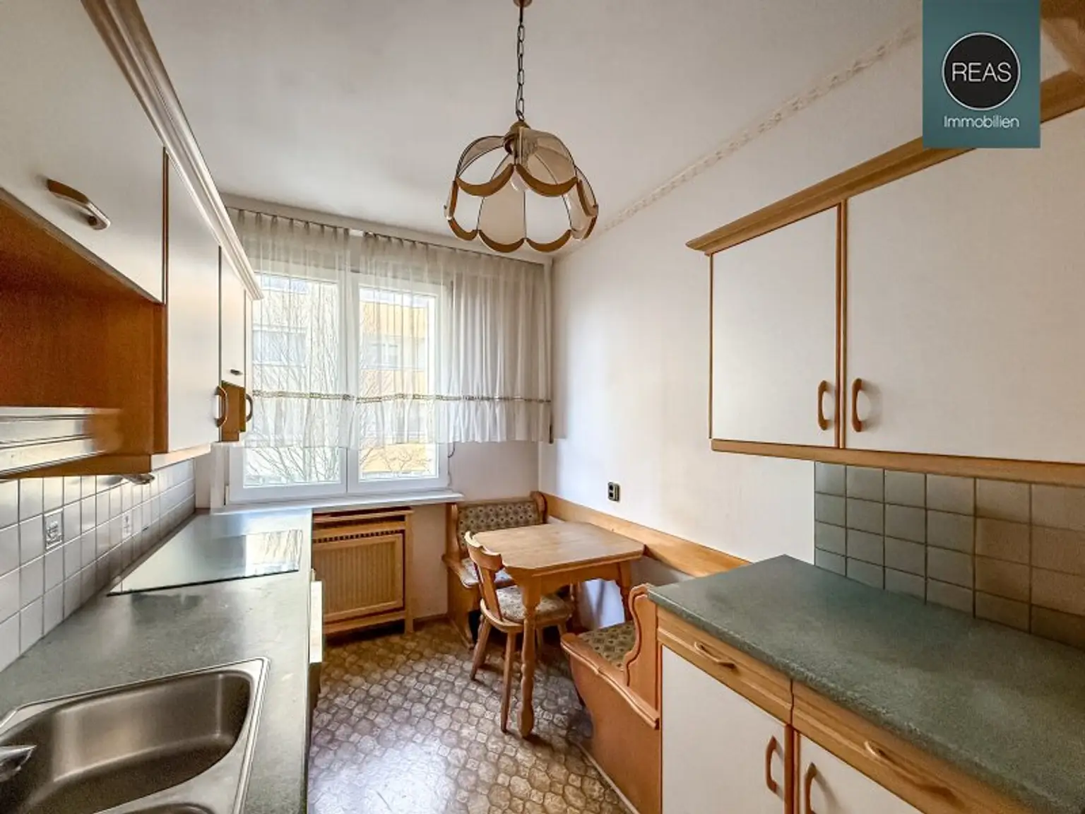 Gepflegte Wohnung mit Loggia in St. Valentin! Zentrumslage!
