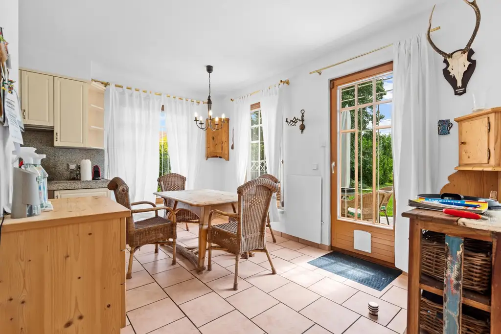 "Ihr privates Paradies in Gerasdorf! Traumhaus mit Pool, Garten & mehr!"