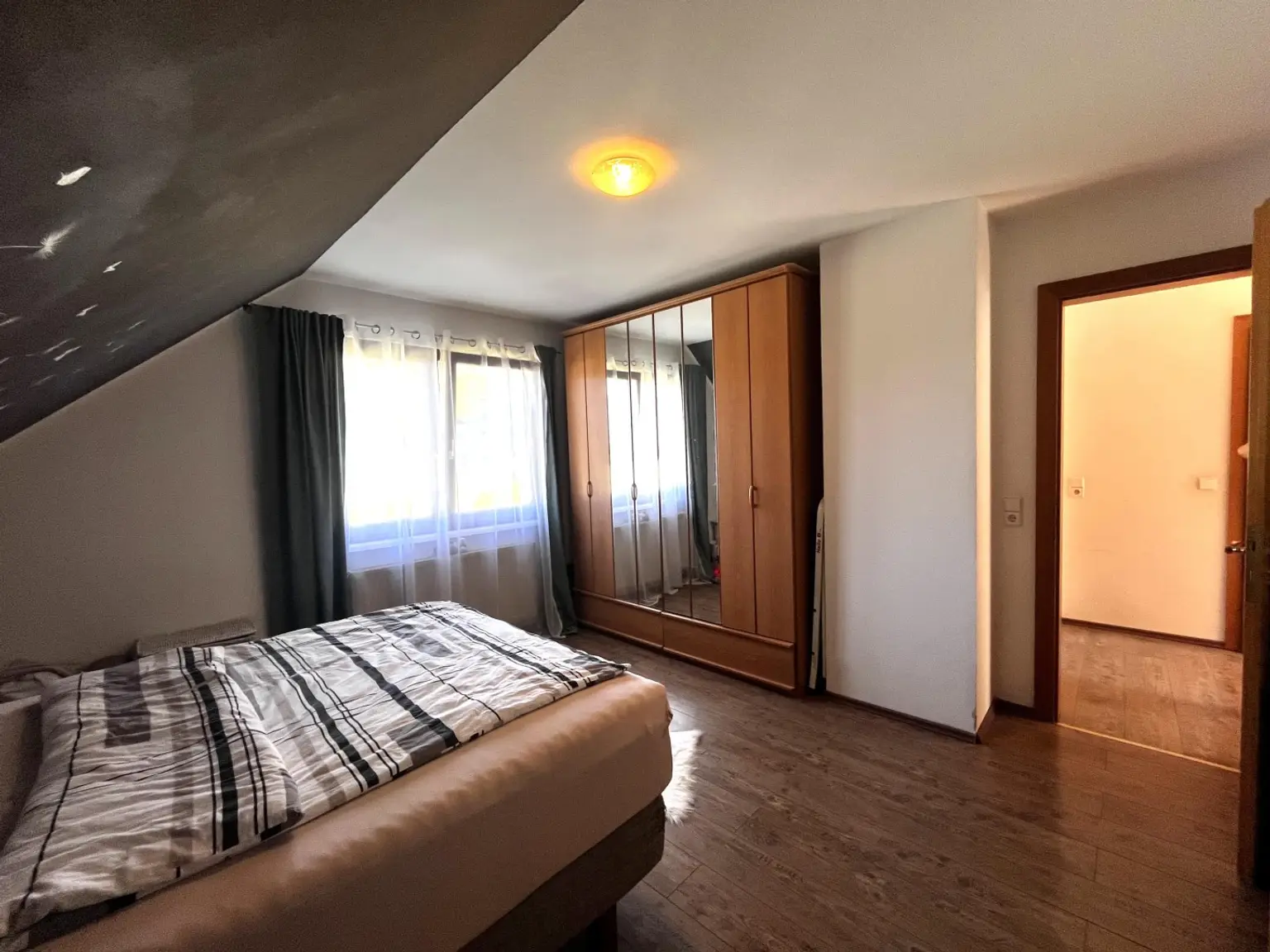 "Solides Haus mit Garten und Pool"