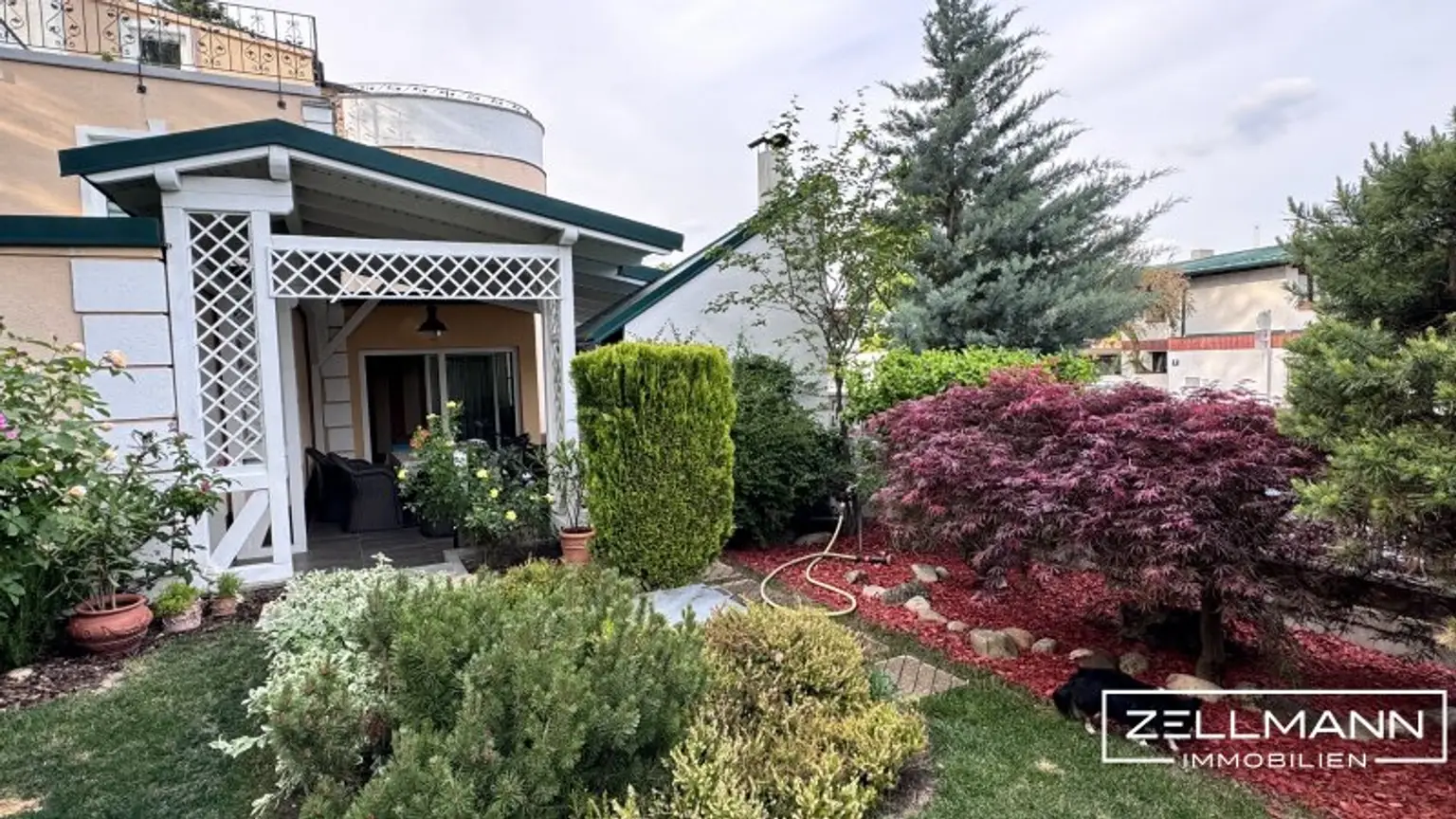 Einfamilienhaus mit Terrasse, Gartenidylle & herrlichem Dachblick | ZELLMANN IMMOBILIEN