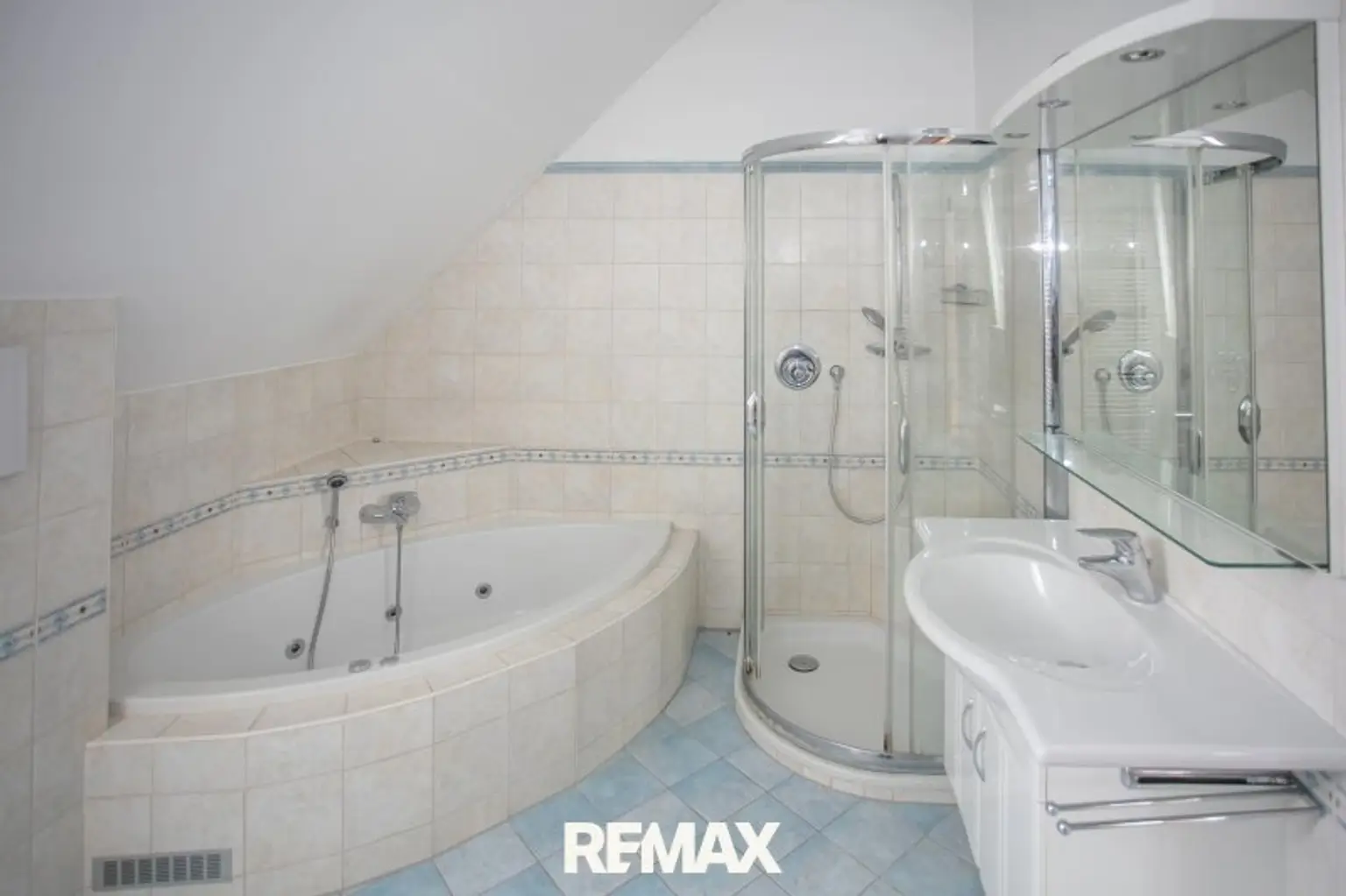 OG_Badezimmer Ansicht 1