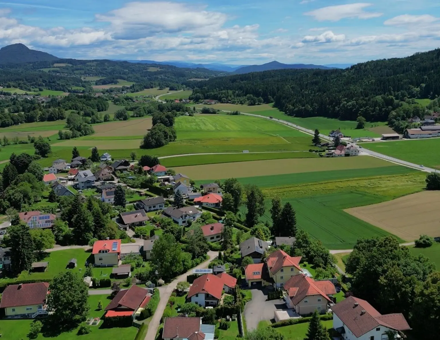 Ruhiger Baugrund am Waldrand, sonnig - 12 min zum Wörthersee
