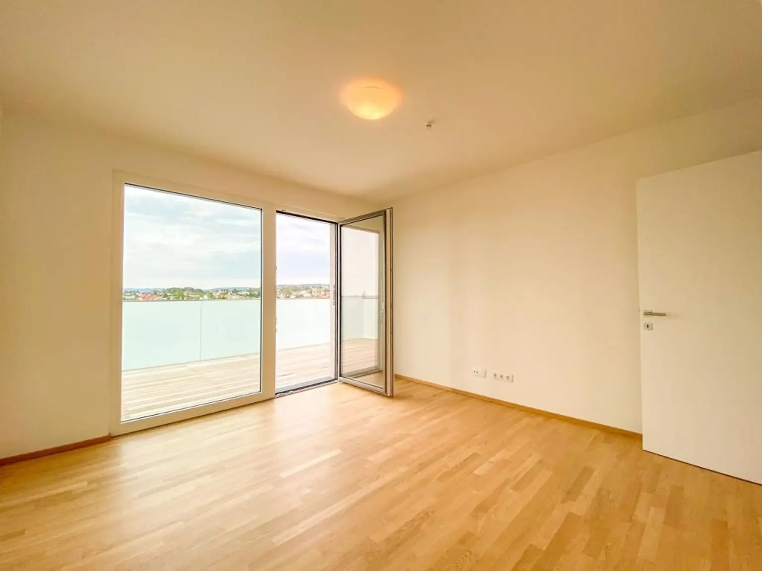 Penthouse mit Weitblick für gehobene Ansprüche // Pentzhouse with views for high demands //