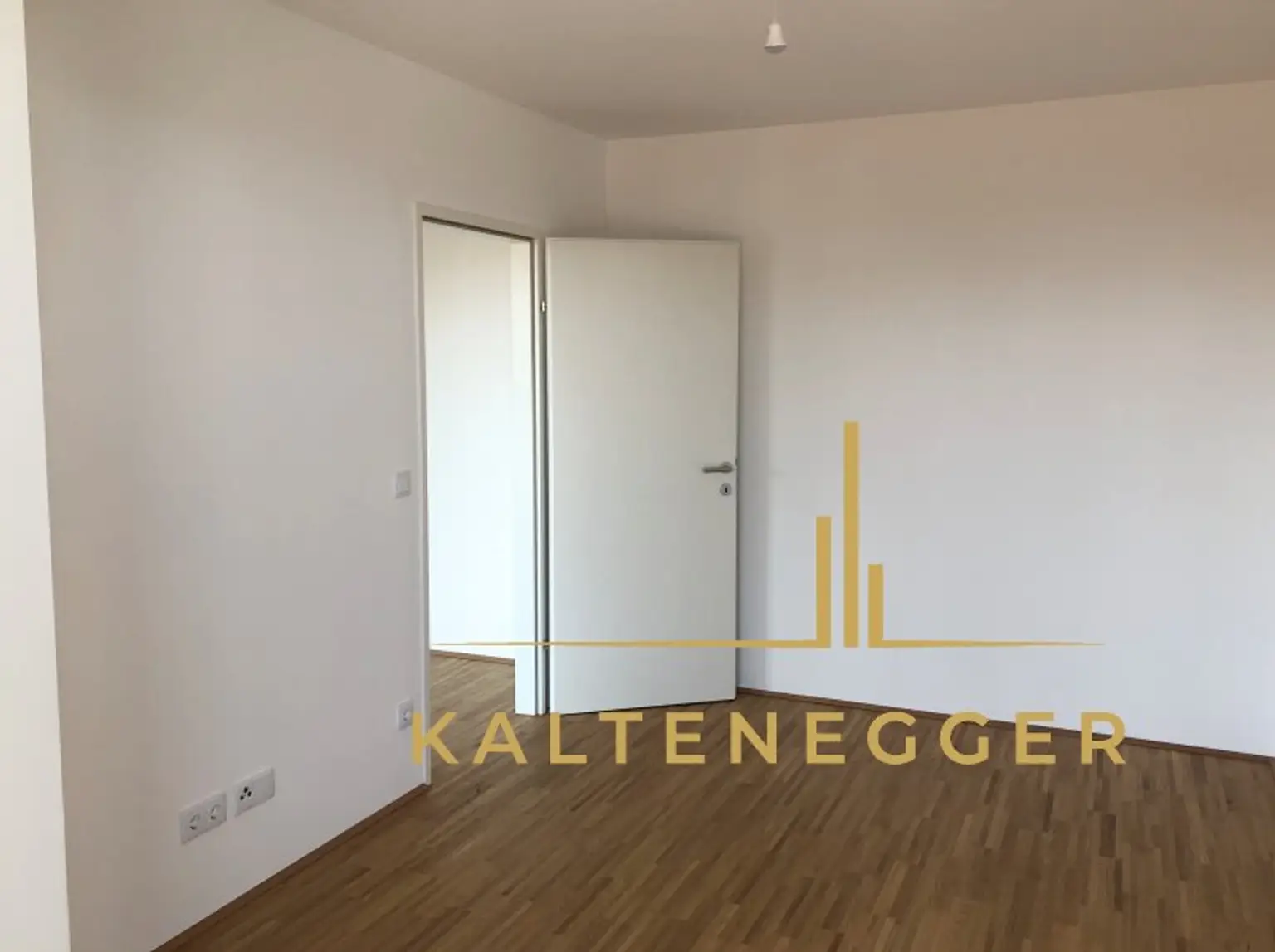 Helle 2-Zimmer Wohnung mit Terrasse im 3. Stock - für Singles oder Paare