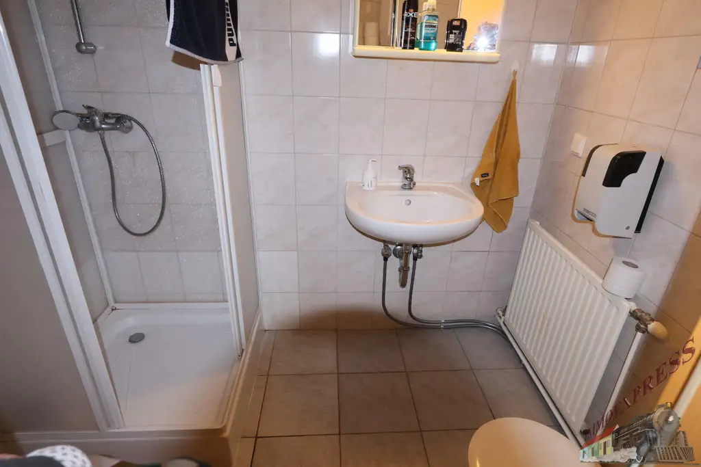 1 Zimmer Mietwohnungen mit 1 Bett  in Fischamend 420,-- Euro monatliche Pauschale ab Jänner / Februar 2026 verfügbar