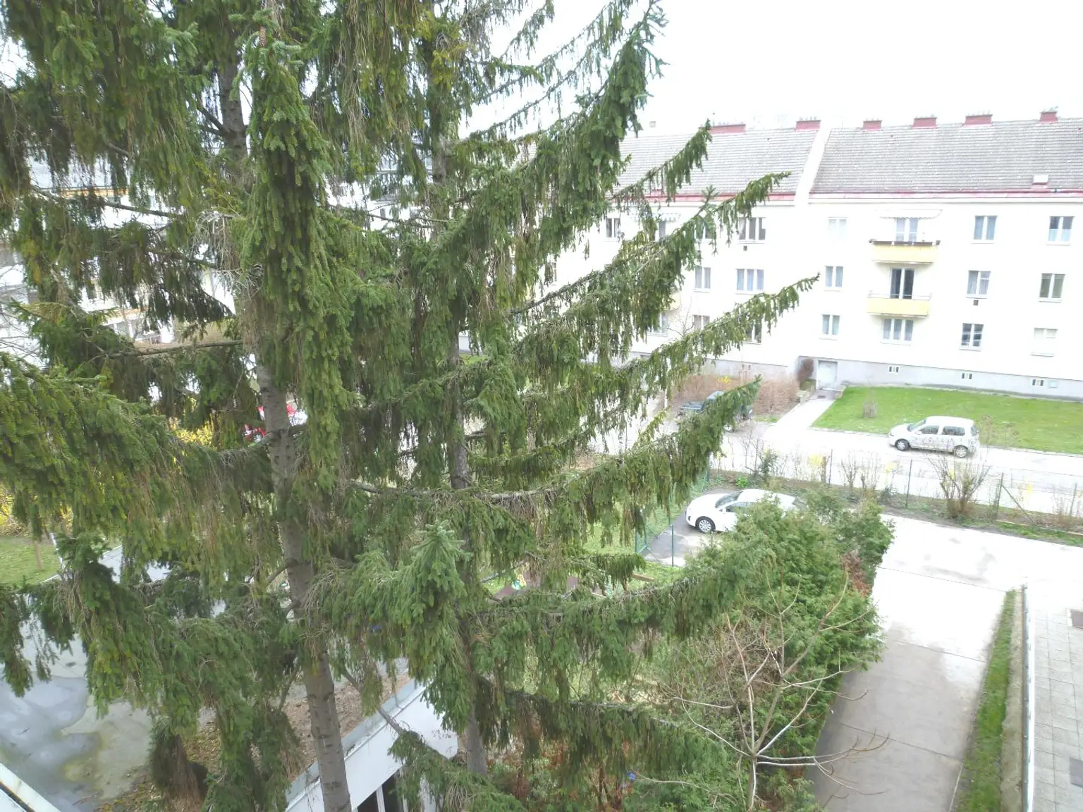 Sehr schicke und sehr sonnige Dachgeschosswohnung mit Terrasse im beliebten Unter St.Veit in Hietzing