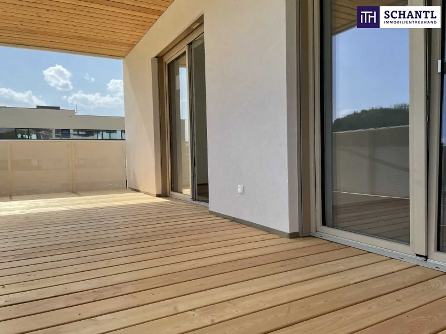 RIESIGE DACHTERRASSE + HOCHWERTIGE AUSSTATTUNG + SÜD/WEST Ausrichtung! + Tiefgarage! Nur 7 Min. von Graz entfernt!!