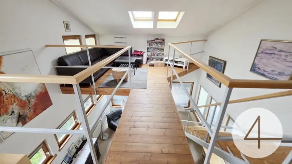 Zweifamilienhaus mit ca. 300 m² Wohnfläche