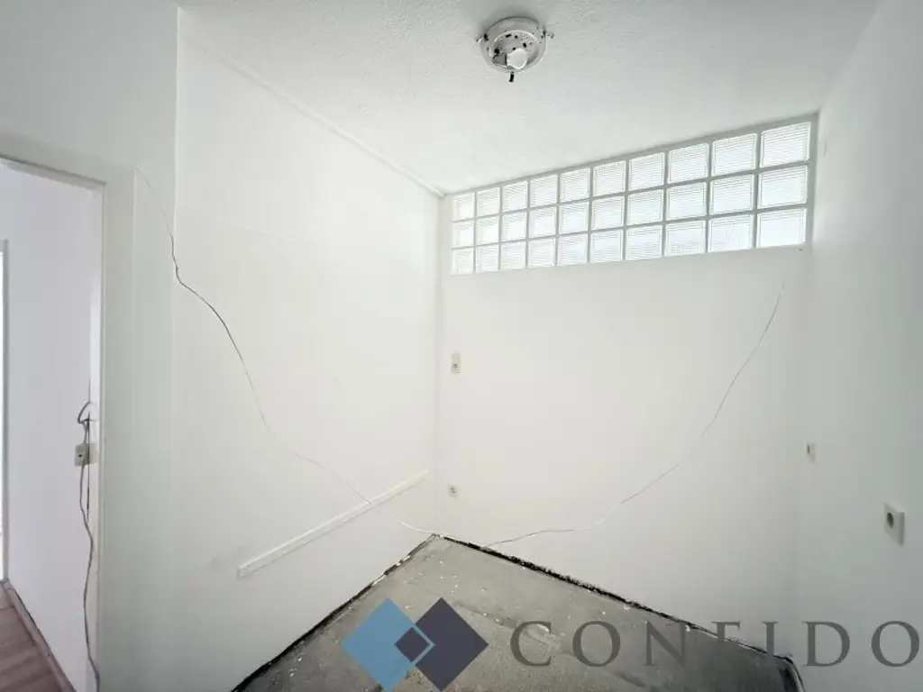 Wohnen nach Wunsch – sanierungsbedürftige 3-Zimmer-Wohnung mit Loggia und Stellplatz