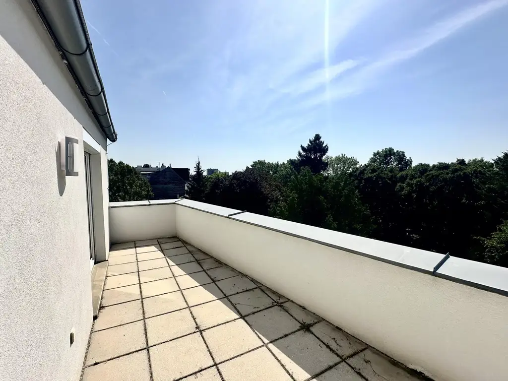 Exklusive Dachgeschosswohnung zwischen Schloss Hetzendorf und Schloss Schönbrunn