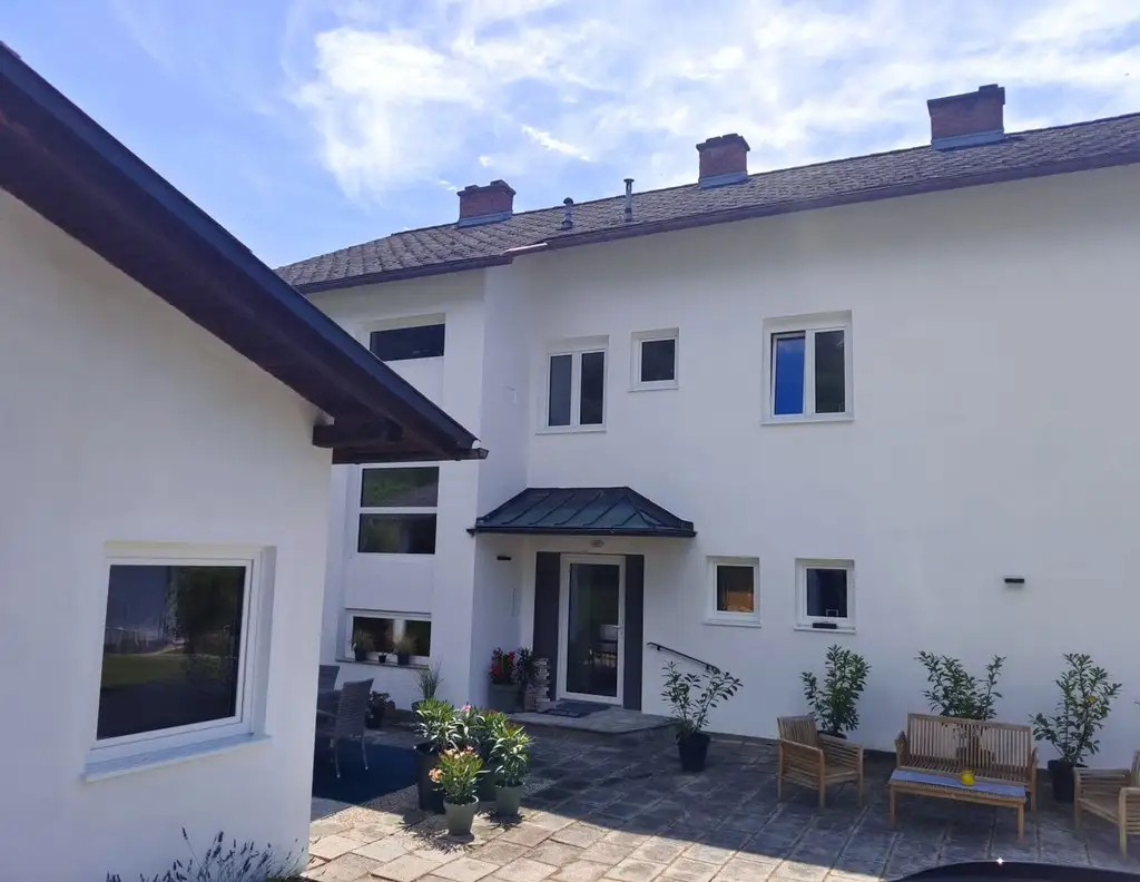 Großzügige Liegenschaft mit Nebengebäude - herrlichem Ausblick in Zentrumsnähe - 1h nach Wien