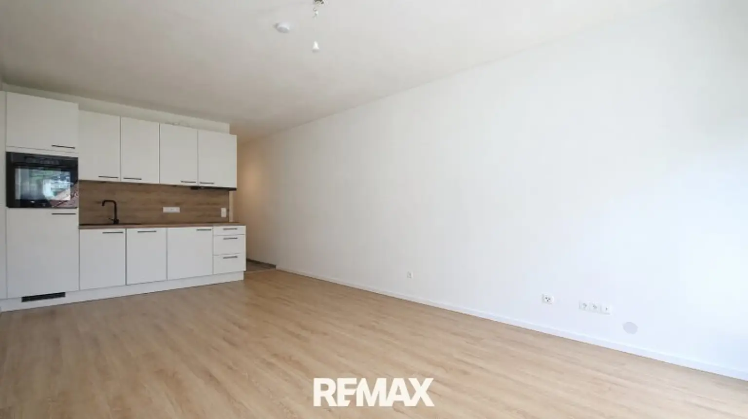 Großzügiges heller Zimmer